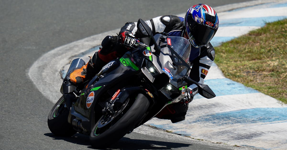 découvrez nos options d'assurance pour motos, offrant une couverture adaptée à vos besoins. profitez de tarifs compétitifs et d'un service client dédié pour protéger votre véhicule et rouler en toute sérénité.