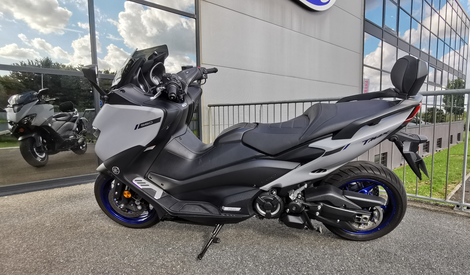 découvrez les meilleurs prix pour l'assurance de votre yamaha tmax. comparez les offres, bénéficiez de conseils d'experts et trouvez la couverture idéale qui convient à votre budget et à vos besoins.