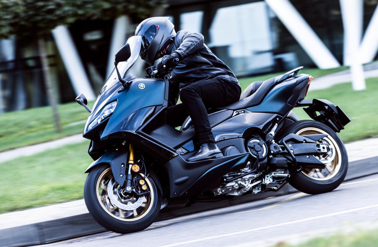 découvrez les prix de l'assurance pour votre yamaha tmax. comparez les offres des assureurs et trouvez la couverture qui correspond à vos besoins tout en maîtrisant votre budget. obtenez un devis gratuit dès aujourd'hui!
