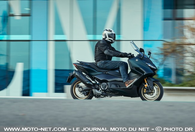 découvrez les prix du tmax 550, le scooter haut de gamme alliant performance, confort et style. comparez les offres et trouvez le meilleur tarif pour ce modèle apprécié des motards.
