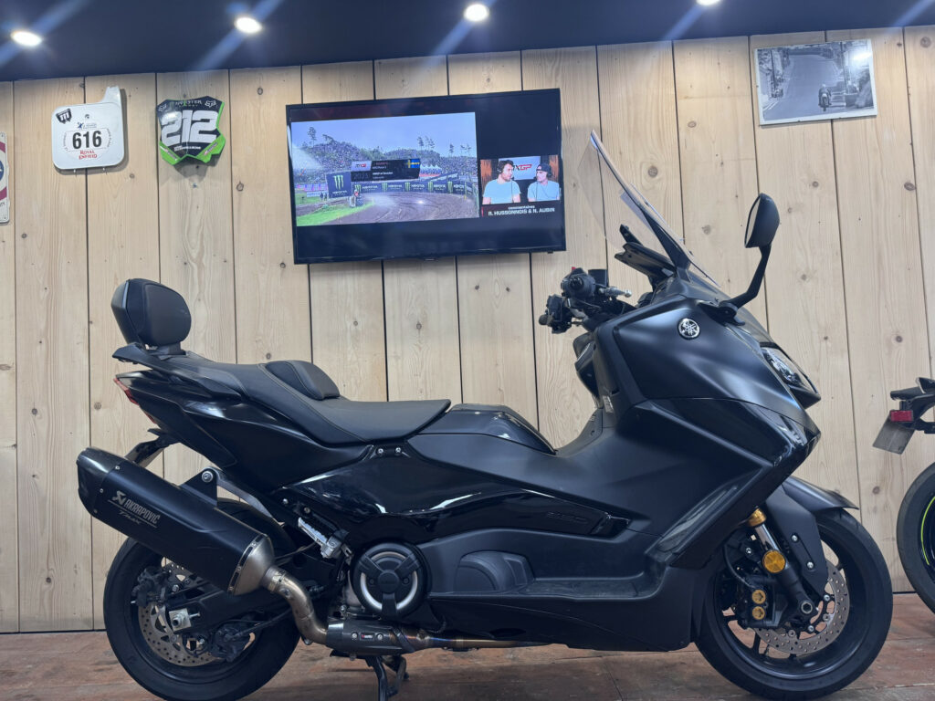 découvrez les meilleurs prix pour le tmax 2016. ne manquez pas l'occasion de vous offrir ce scooter performant alliant design moderne et technologie avancée. comparez les offres et trouvez celle qui vous convient le mieux!