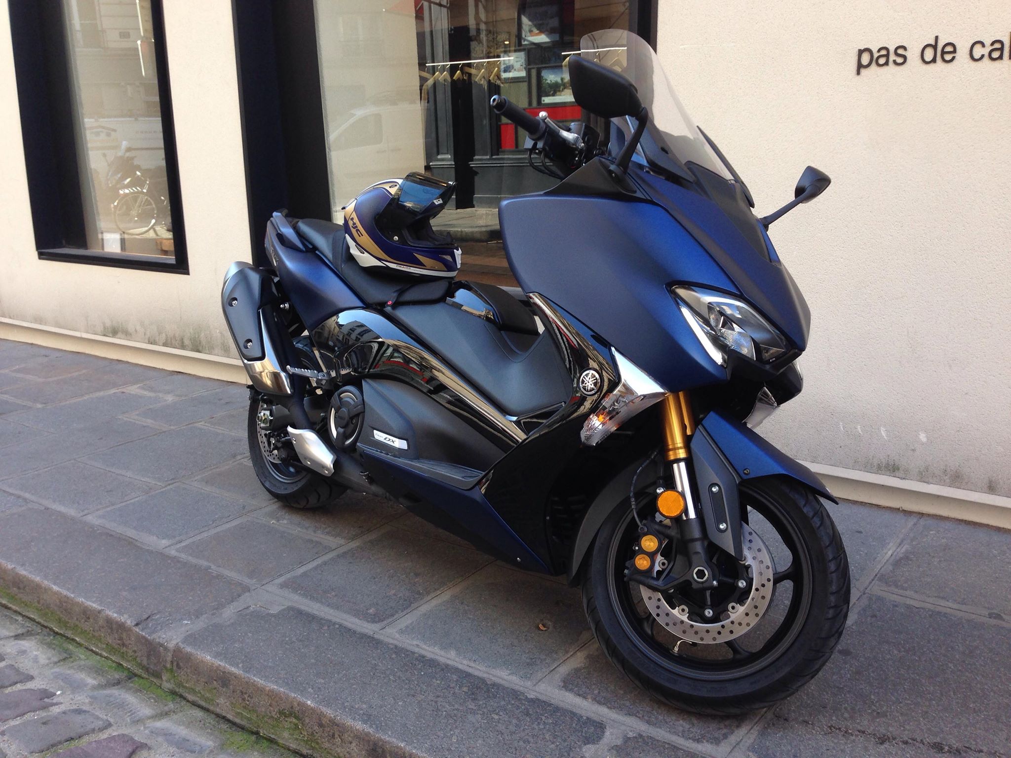 découvrez le tmax 2019 : son prix compétitif et ses performances impressionnantes. analysez les caractéristiques qui font de ce modèle un choix incontournable pour les passionnés de deux-roues.