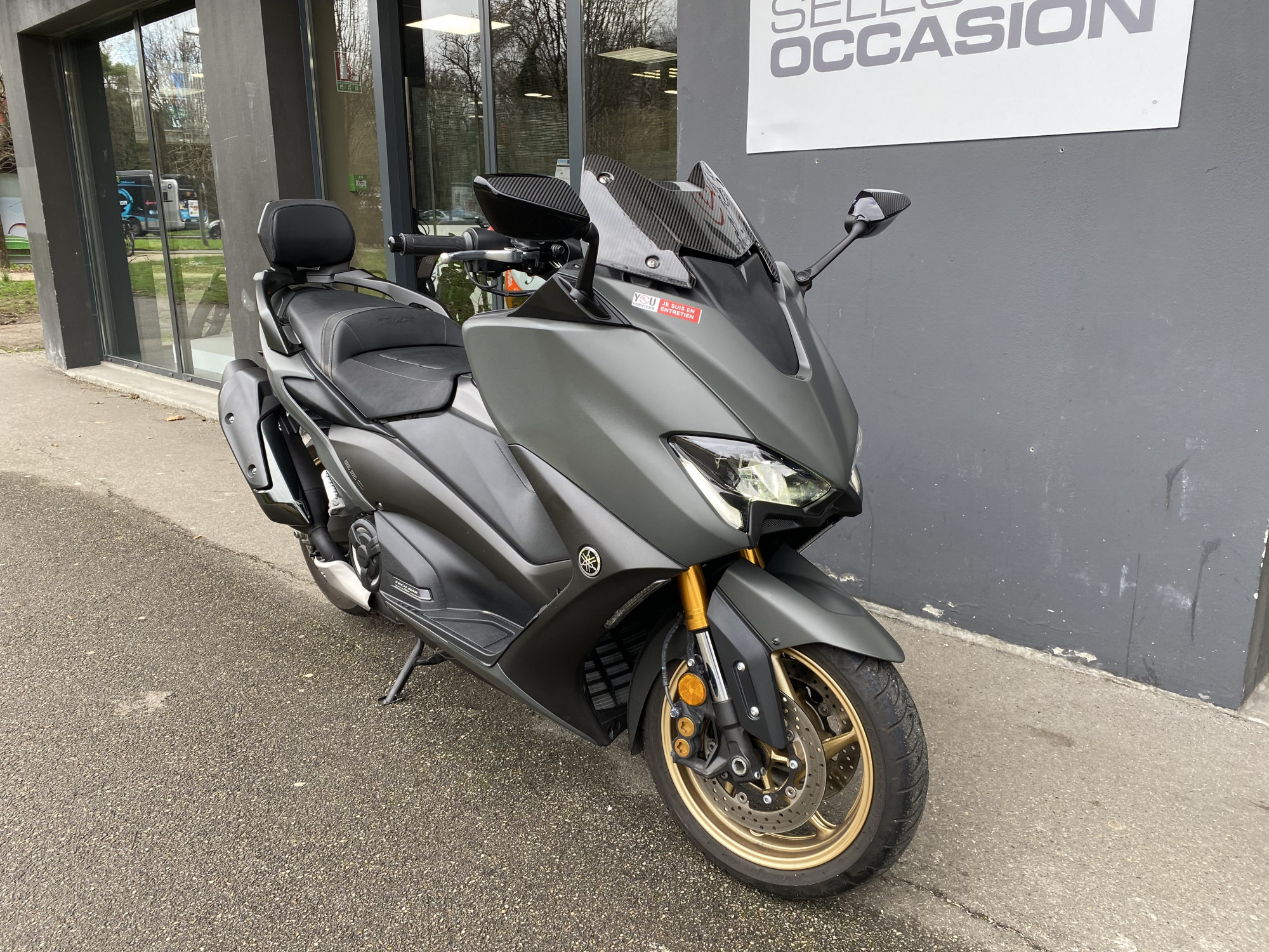 découvrez le prix du tmax 560 en 2020 et toutes les caractéristiques qui font de ce scooter un choix exceptionnel. comparez les offres et trouvez le meilleur rapport qualité-prix pour ce modèle puissant et élégant.