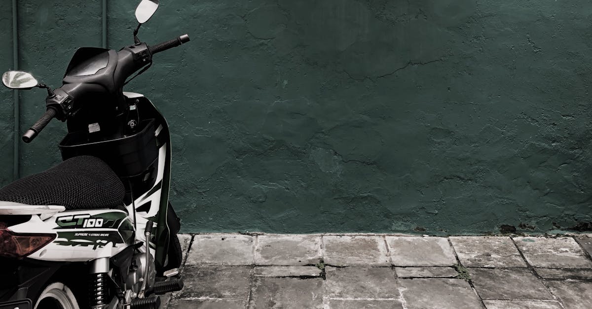 assurez votre moto avec notre assurance spéciale pour motocyclettes. profitez de couvertures adaptées à vos besoins, d'une assistance 24/7 et de tarifs compétitifs pour rouler en toute sérénité.