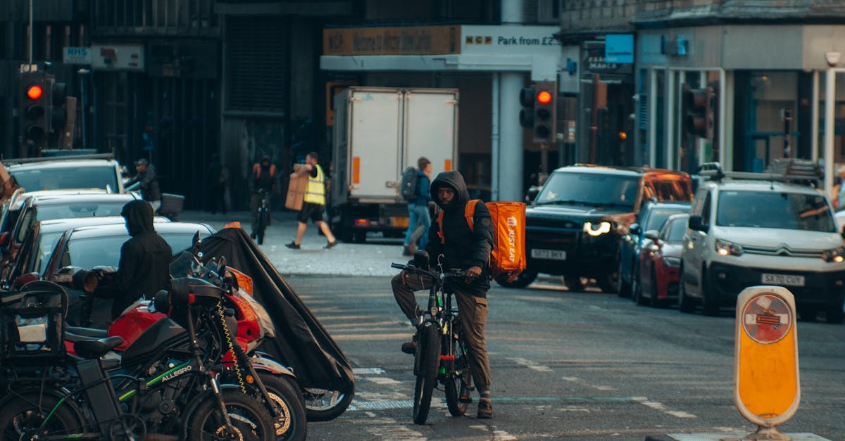 préparez votre moto pour l'hiver avec notre guide complet sur la winterization des motos. découvrez des conseils pratiques pour protéger votre véhicule, assurer son bon fonctionnement et éviter les dommages causés par le froid.