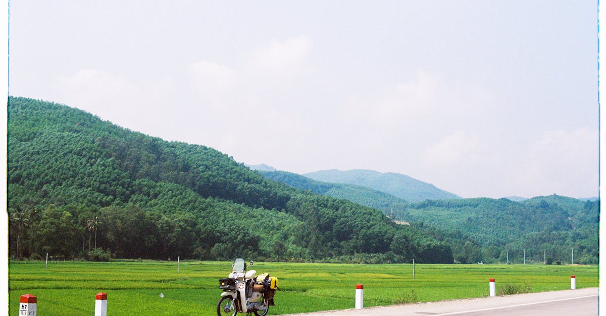 obtenez la meilleure assurance moto adaptée à vos besoins avec des couvertures complètes et des tarifs compétitifs. protégez votre véhicule et roulez l'esprit tranquille grâce à nos conseils d'experts et à des options personnalisables.