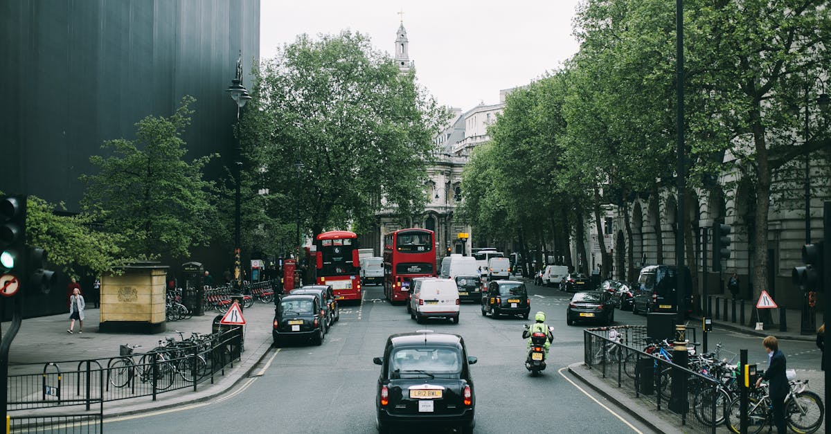 obtenez l'assurance moto idéale qui vous protège sur la route. comparez les offres, trouvez des couvertures adaptées à vos besoins et roulez sereinement avec une protection optimale pour votre deux-roues.