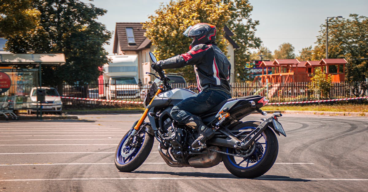 découvrez l'assurance moto adaptée à vos besoins ! protégez votre véhicule et votre sécurité avec des offres personnalisées, des conseils d'experts et une couverture complète. profitez de sérénité sur la route grâce à notre comparateur d'assurances.