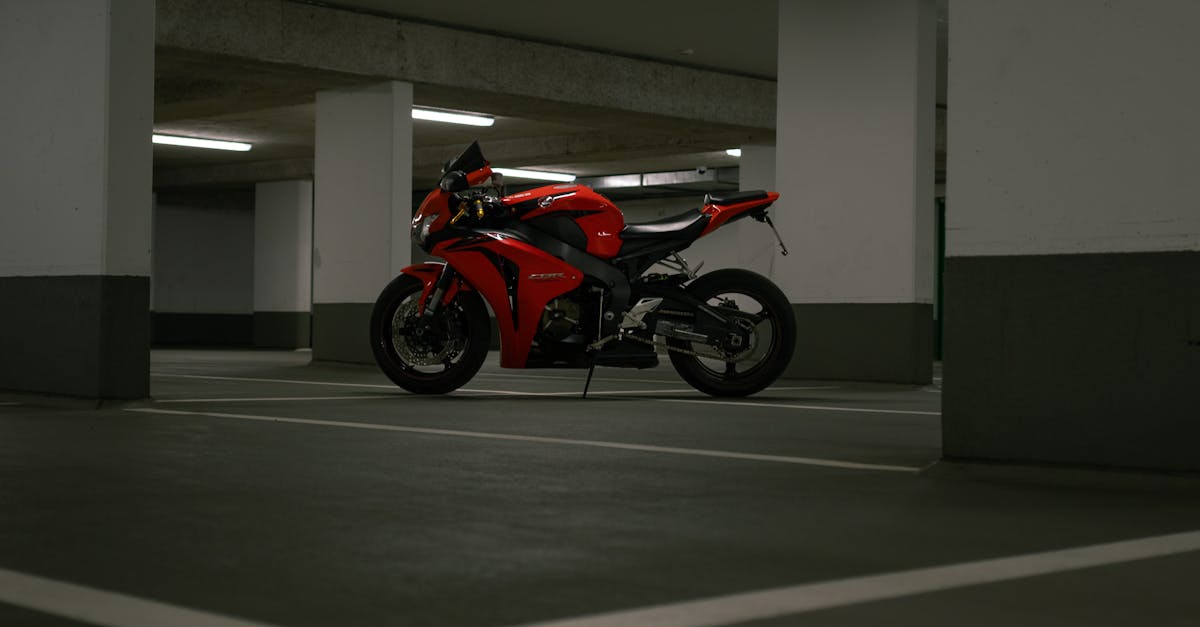 découvrez nos solutions d'assurance moto adaptées à vos besoins. protégez votre véhicule avec des garanties complètes et des tarifs compétitifs. roulez en toute sérénité sur les routes avec notre couverture d'assurance moto fiable et personnalisée.