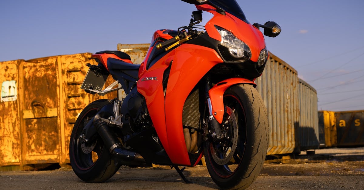 découvrez l'assurance moto idéale qui protège votre véhicule tout en s'adaptant à vos besoins. comparez les meilleures offres pour bénéficier d'une couverture complète et roule en toute tranquillité.