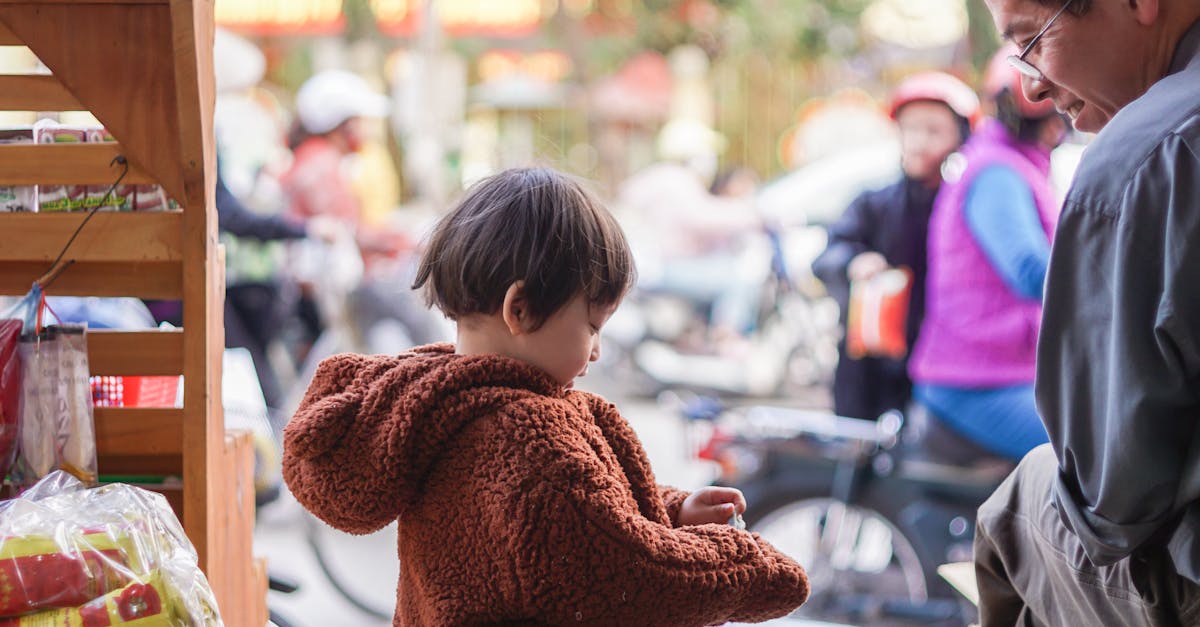 découvrez les étapes essentielles pour hiverniser votre moto et la protéger des rigueurs de l'hiver. apprenez à préparer votre véhicule pour une saison froide, en préservant son moteur et ses composants. garantissez son bon fonctionnement au printemps avec nos conseils pratiques.