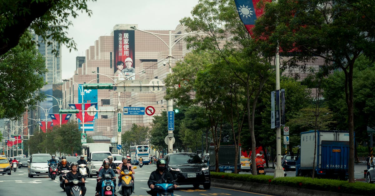 découvrez l'assurance moto maif : une protection complète pour votre deux-roues. profitez d'offres adaptées à vos besoins, d'un service client réactif et d'une assistance 24/7. roulez en toute sérénité avec maif.