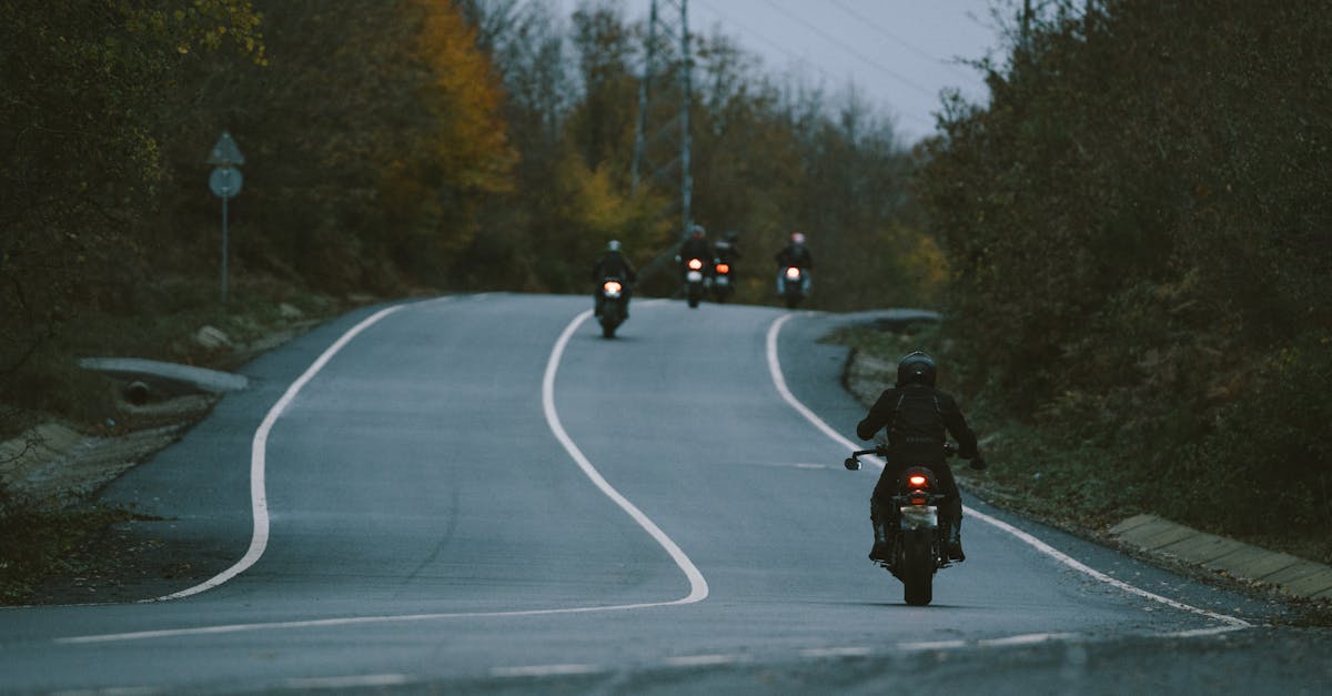 découvrez l'univers des motards, avec des conseils, des astuces de sécurité, des itinéraires pittoresques et les dernières tendances en matière de motos. rejoignez notre communauté passionnée et vivez votre passion à pleine vitesse!