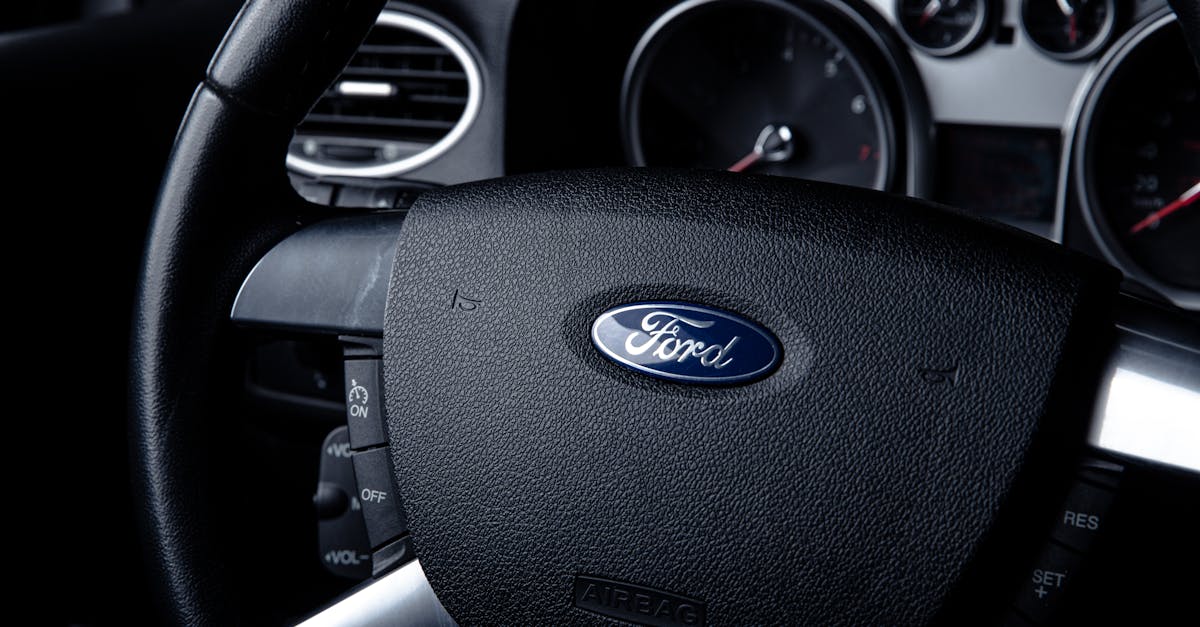 découvrez tout ce qu'il faut savoir sur les airbags, ces dispositifs de sécurité essentiels dans les véhicules, qui protègent les occupants en cas d'accident. apprenez comment ils fonctionnent, leur importance dans la réduction des blessures et les avancées technologiques qui améliorent leur efficacité.