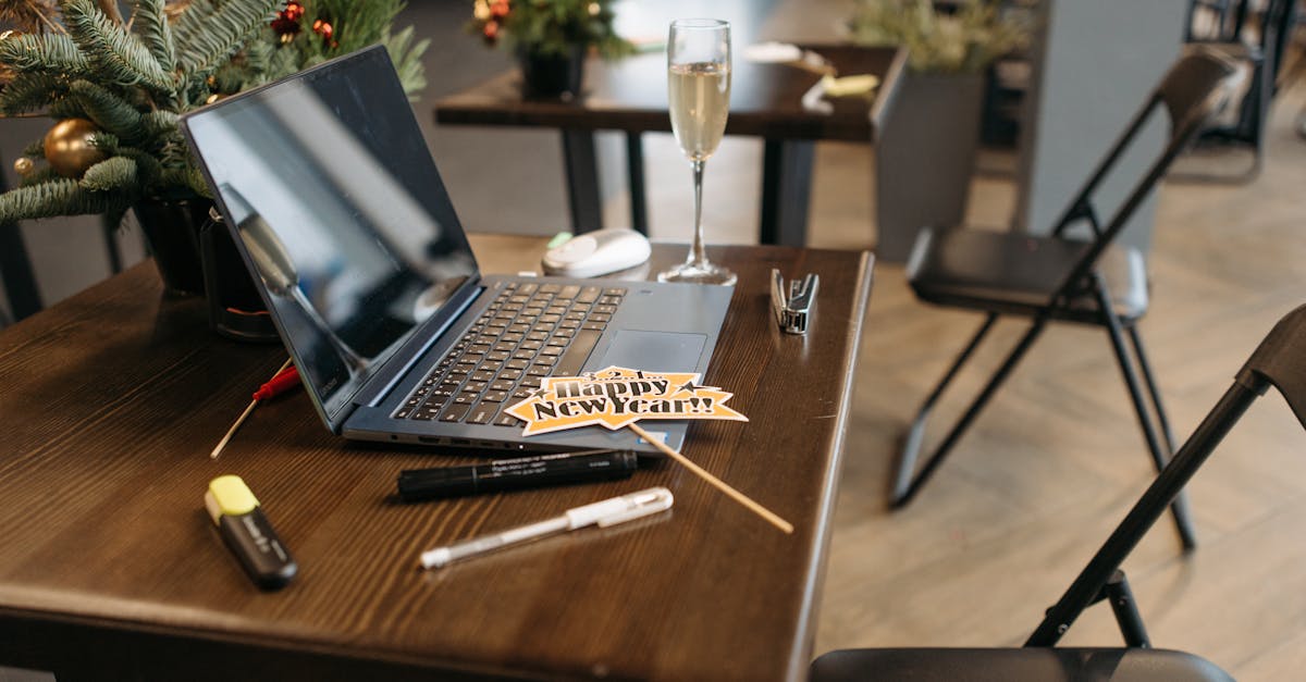 découvrez l'univers délirant de joe bar team, la bande de motards loufoques qui allie humour, vitesse et passion pour la moto. plongez dans leurs aventures folles et partagez des rires grâce à des histoires captivantes et des illustrations hilarantes.