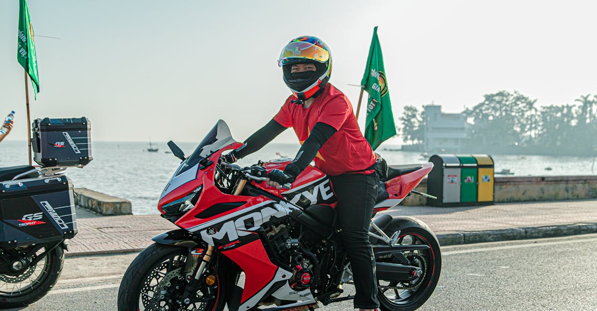 découvrez des démonstrations captivantes de motocyclettes, où des experts et passionnés partagent leur savoir-faire et présentent des manœuvres impressionnantes. vivez une expérience inédite au cœur de la culture motocycliste !
