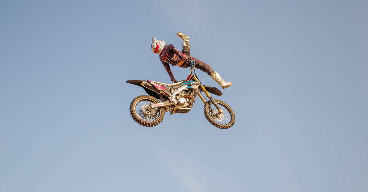 découvrez notre assurance moto adaptée à vos besoins, offrant une couverture complète et des tarifs compétitifs. protégez votre véhicule tout en roulant en toute sérénité.