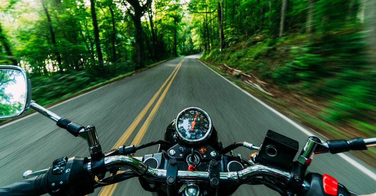 découvrez l'univers fascinant des motos : des modèles emblématiques aux dernières innovations, explorez tout ce que la passion de la moto a à offrir. que vous soyez un pilote chevronné ou un amateur, trouvez des conseils, des conseils d'achat, et des récits d'aventures sur deux roues.