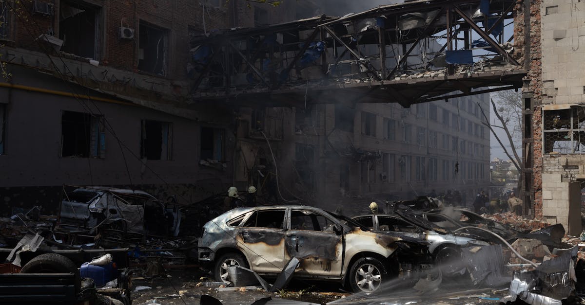 découvrez comment gérer efficacement les accidents de voiture, de la prévention des sinistres à la coordination des réparations, pour minimiser les perturbations et assurer votre sécurité et celle des autres.