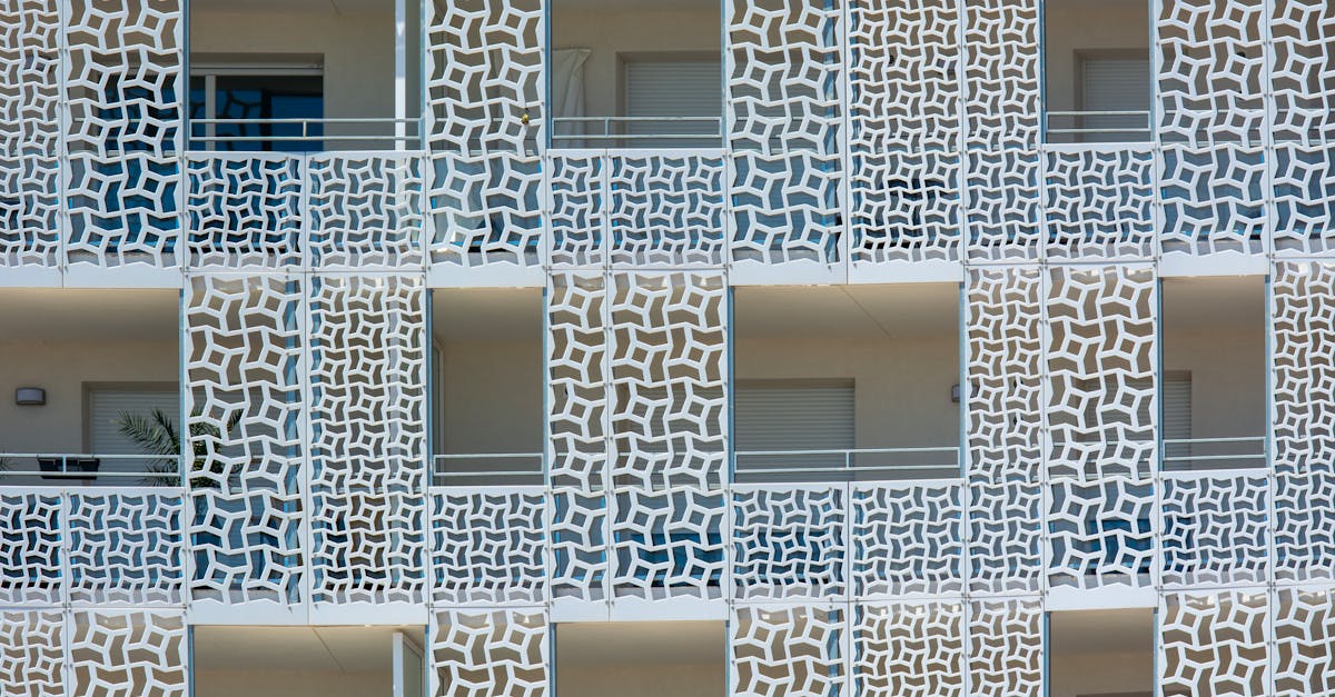 découvrez montpellier, une ville dynamique du sud de la france, riche en culture, histoire et architecture. explorez ses ruelles médiévales, ses magnifiques places et appréciez la vie étudiante animée tout en profitant du climat ensoleillé.