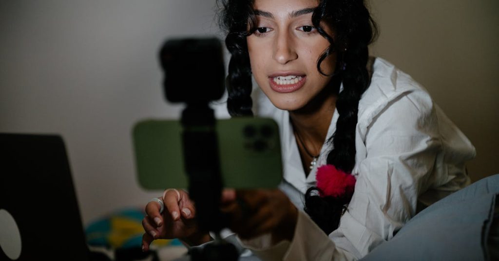 découvrez comment le video marketing peut transformer votre stratégie digitale. apprenez à créer des vidéos captivantes qui engagent votre audience, augmentent votre visibilité en ligne et boostent vos ventes. explorez les tendances, outils et meilleures pratiques pour maximiser l'impact de vos campagnes vidéo.