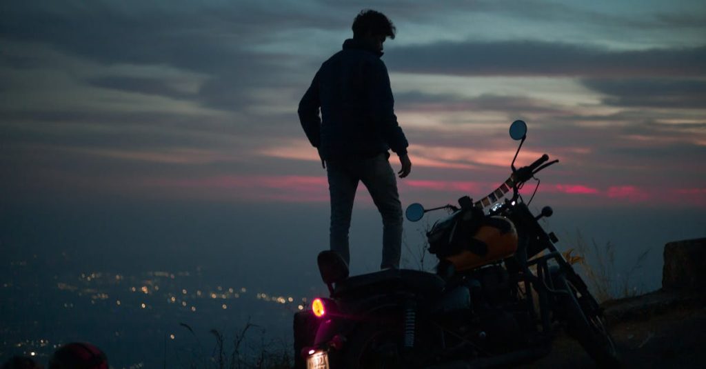 découvrez notre assurance moto adaptée à vos besoins. protégez-vous et votre véhicule avec des garanties sur mesure, une assistance 24/7 et des tarifs compétitifs. conduisez en toute sérénité!