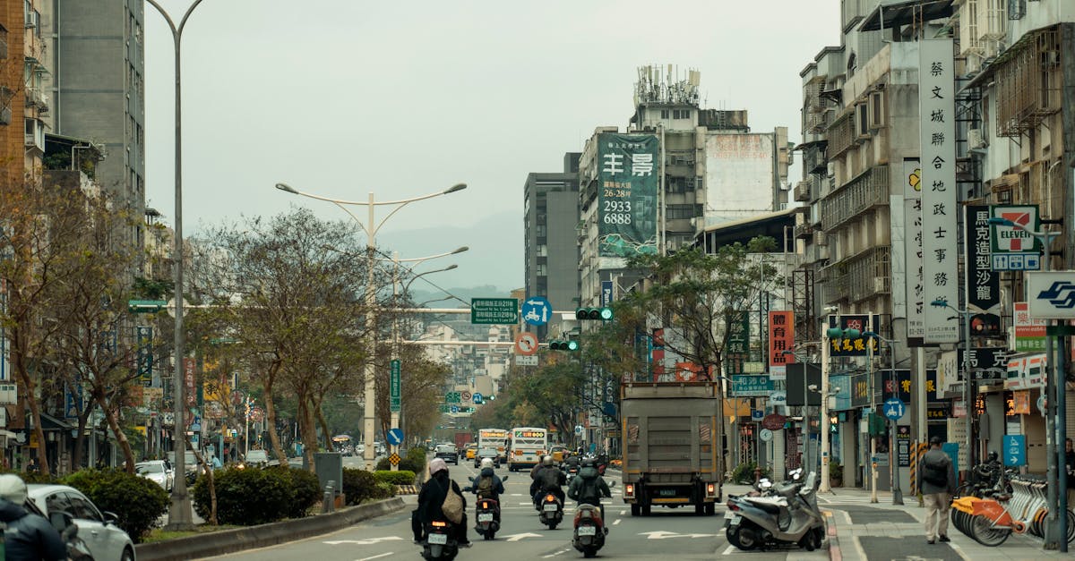 protégez votre moto avec une assurance complète et adaptée à vos besoins. découvrez nos offres compétitives d'assurance moto, incluant des garanties personnalisables pour rouler en toute sérénité.