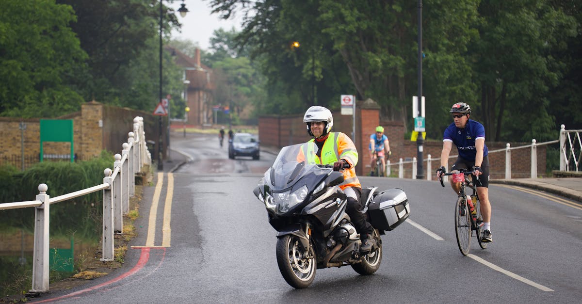 découvrez l'univers du sponsoring de motos, comment il fonctionne et comment les marques collaborent avec les motards pour promouvoir leurs produits. explorez les opportunités de partenariat, les bénéfices du sponsoring pour les pilotes et les entreprises, et plongez dans le monde passionnant des compétitions de moto.