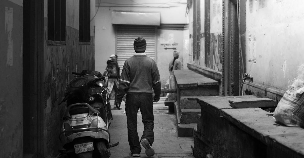 assurez votre scooter en toute simplicité avec notre guide complet sur les options d'assurance, les garanties essentielles et des conseils pour choisir la meilleure couverture adaptée à vos besoins. protégez-vous sur la route !