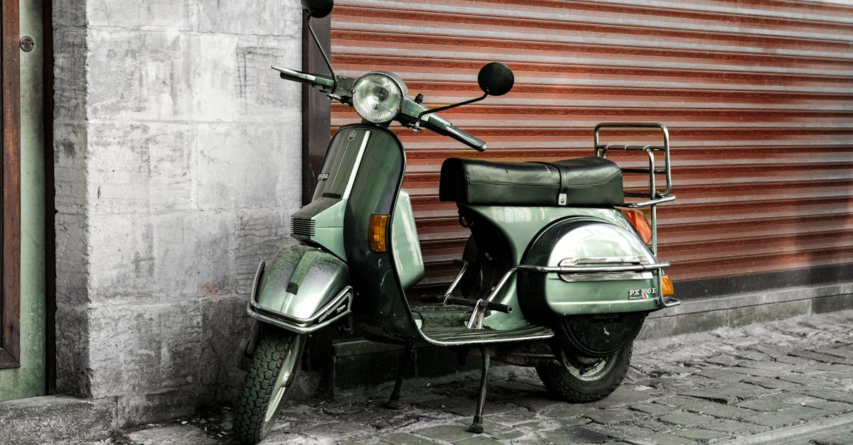 obtenez une estimation rapide et personnalisée pour votre assurance scooter. comparez les offres et trouvez la couverture parfaite pour vous protéger sur les routes.