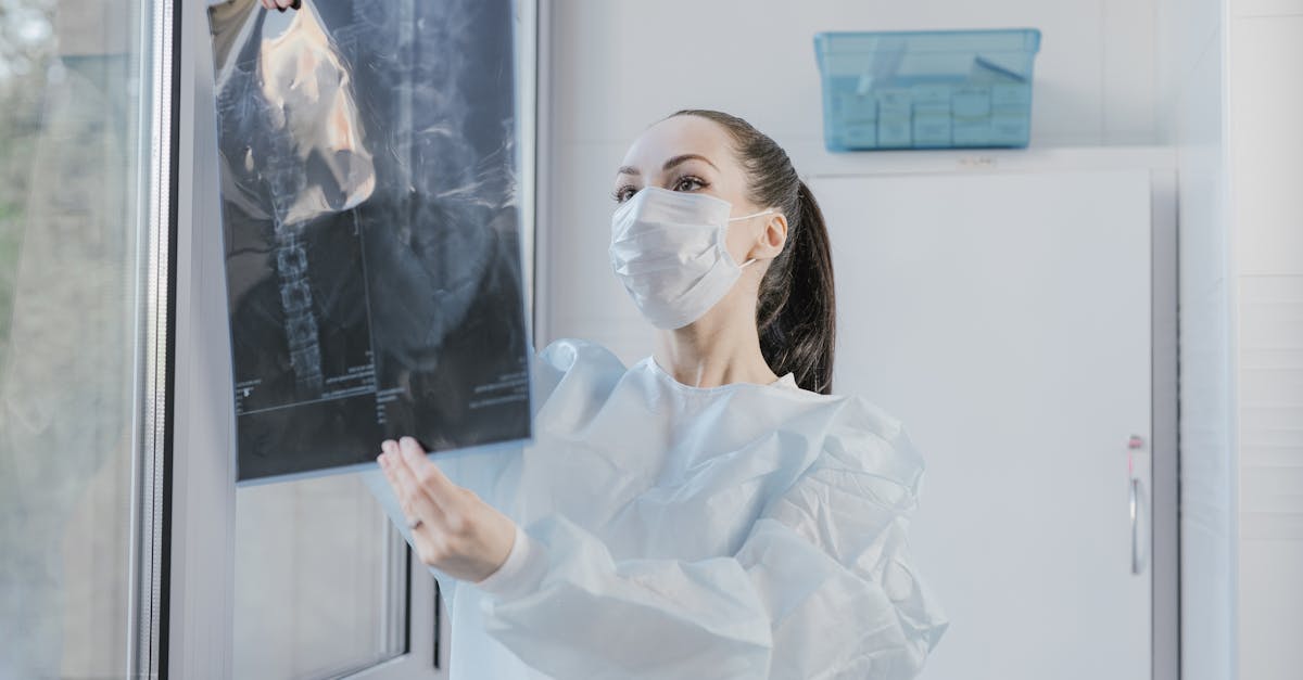 découvrez nos solutions d'assurance santé adaptées à vos besoins. protégez-vous et vos proches avec des garanties complètes, un service client de qualité et des tarifs compétitifs. obtenez des conseils personnalisés pour choisir la meilleure couverture santé.