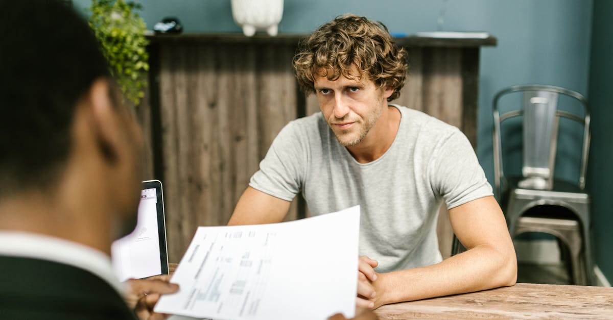 découvrez les services d'un courtier en assurance, expert dans la recherche de solutions adaptées à vos besoins. obtenez des conseils personnalisés pour choisir la meilleure couverture, que ce soit pour votre santé, votre automobile ou votre habitation.