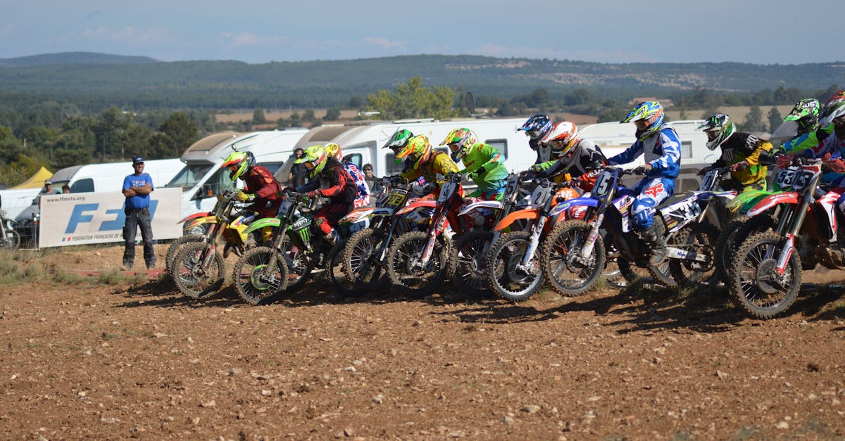 revivez l'excitation des poursuites à moto à couper le souffle dans notre dernier article. plongez dans l'univers captivant des courses effrénées, des manœuvres audacieuses et des sensations fortes qui font du motorcycle chase un incontournable du cinéma d'action.