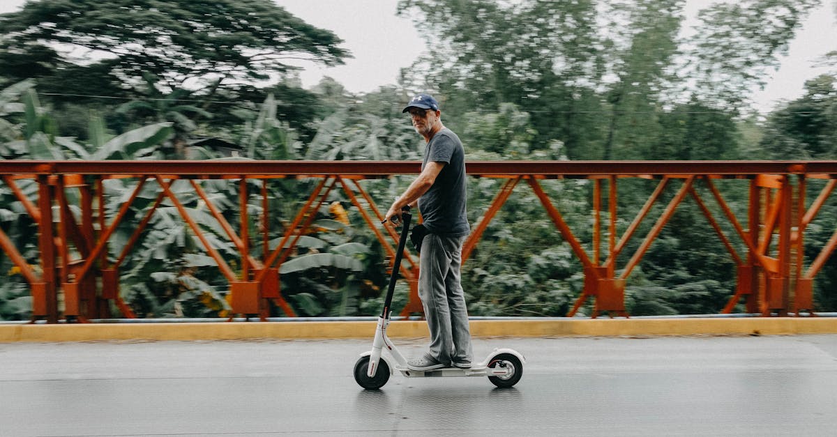 découvrez notre sélection de casques de scooter alliant sécurité, confort et style. protégez votre tête avec des casques homologués et tendance, adaptés à tous les motards. parcourez notre gamme dès maintenant et roulez en toute sérénité !