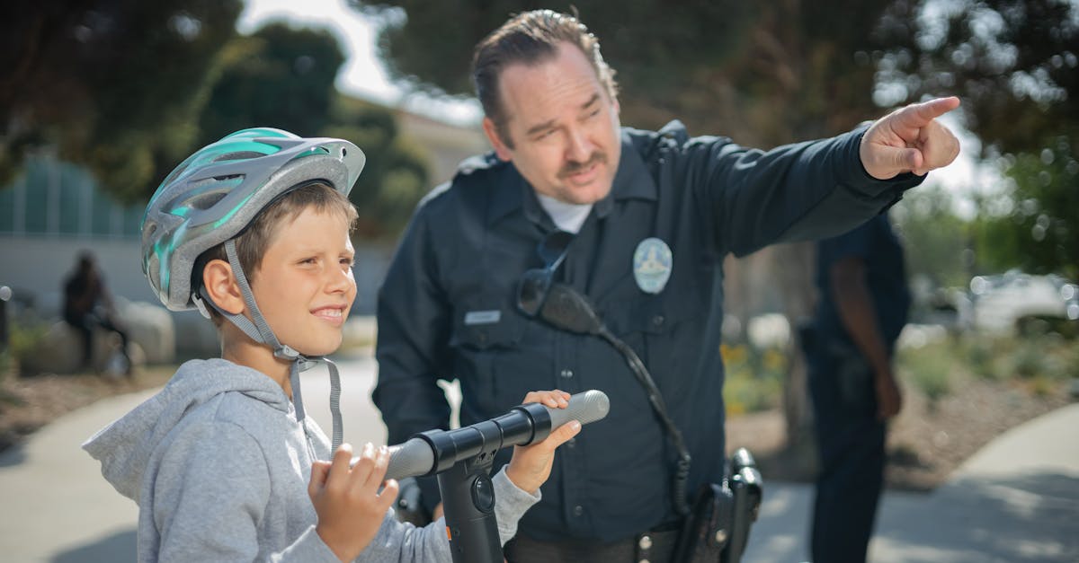 découvrez notre sélection de casques de scooter alliant sécurité et style. conçus pour les motards urbains, nos casques offrent un confort optimal et une protection efficace. roulez en toute confiance avec un casque adapté à votre scooter.