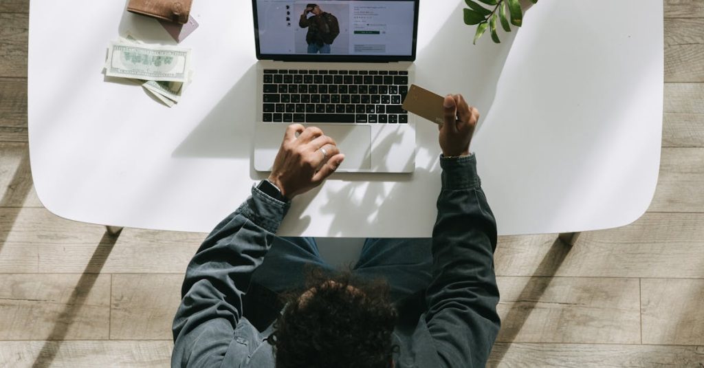 découvrez les dernières tendances et stratégies du commerce digital. optimisez votre expérience d'achat en ligne et maximisez vos ventes grâce à des outils innovants et des analyses approfondies.