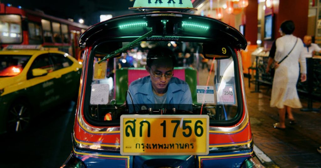 découvrez l'assurance pour trottinettes électriques, une protection essentielle pour les conducteurs de deux-roues. protégez-vous contre les accidents, le vol et les dommages grâce à des couvertures adaptées à vos besoins. comparez les offres et choisissez la meilleure assurance pour votre trottinette électrique.