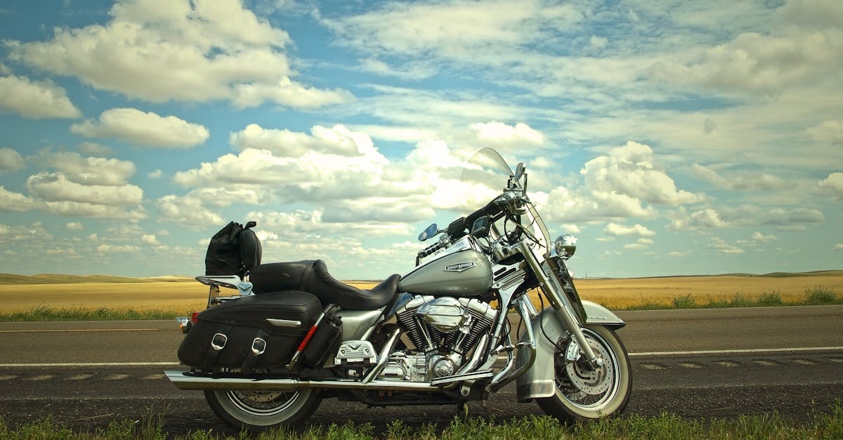 découvrez l'univers passionnant des motos ! que vous soyez amateur de balades en solo, d'aventures tout-terrain ou de vitesse sur circuit, plongez dans notre guide complet sur les motos, leurs types, tendances et conseils d'entretien. préparez-vous à vivre la liberté sur deux roues !