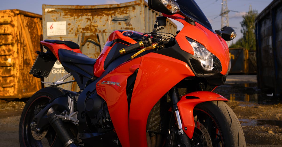 découvrez notre vaste sélection d'accessoires de moto, conçus pour améliorer votre expérience de conduite. que vous soyez un passionné ou un pilote quotidien, trouvez tout ce qu'il vous faut pour personnaliser et sécuriser votre moto.