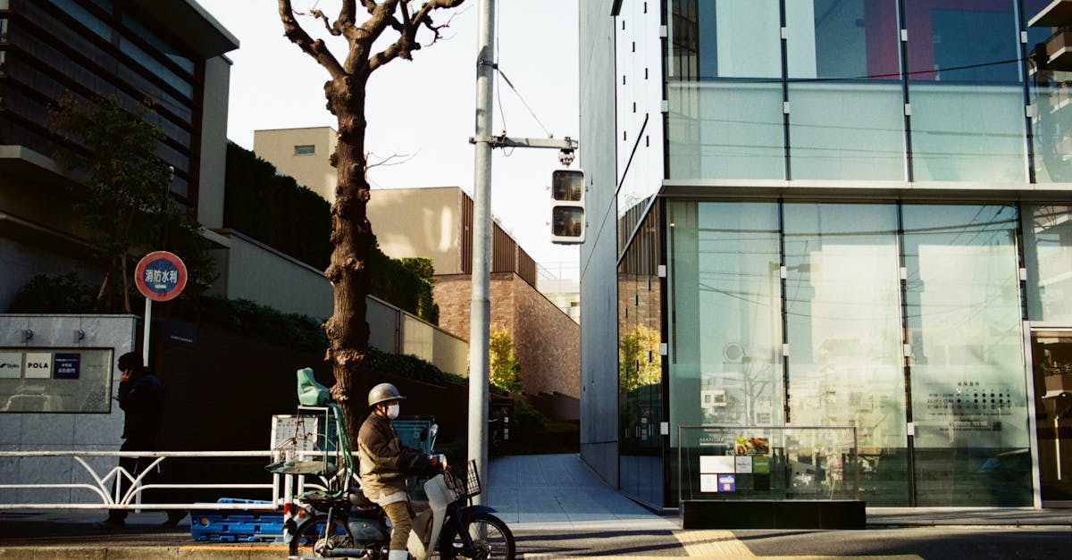 assurez votre moto en toute tranquillité avec notre assurance sur mesure. protégez-vous contre les imprévus et profitez de tarifs compétitifs pour une couverture adaptée à vos besoins.