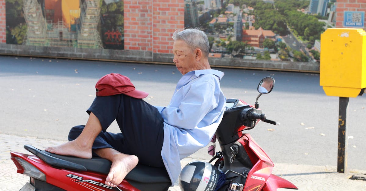 obtenez la meilleure assurance moto adaptée à vos besoins. protégez votre véhicule avec des garanties complètes et un service client de qualité. comparez les offres et choisissez la tranquillité d'esprit sur la route.