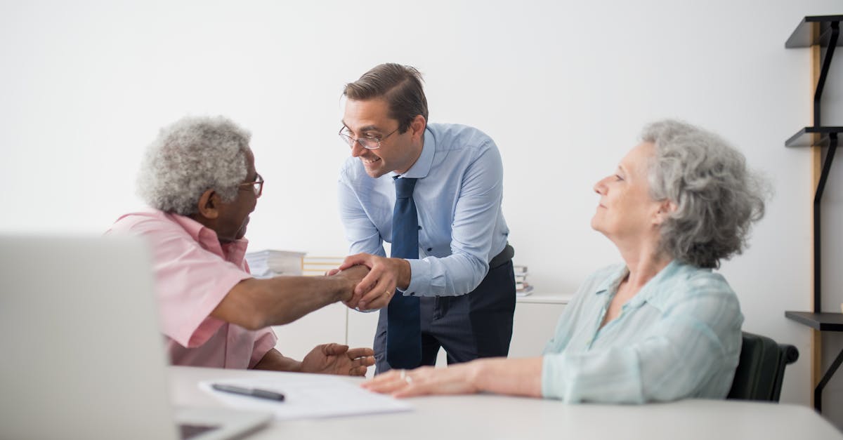 découvrez nos solutions d'assurance professionnelle adaptées à vos besoins. protégez votre entreprise avec des couvertures sur mesure pour garantir votre sérénité et celle de vos employés.