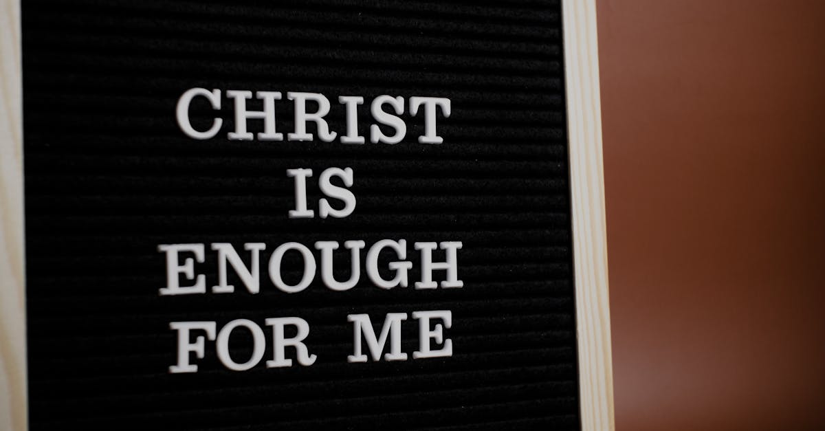 découvrez une sélection inspirante de citations puissantes qui éclairent la sagesse, motivent et soulignent la beauté des mots. plongez dans cet univers où chaque citation raconte une histoire unique et touche le cœur.