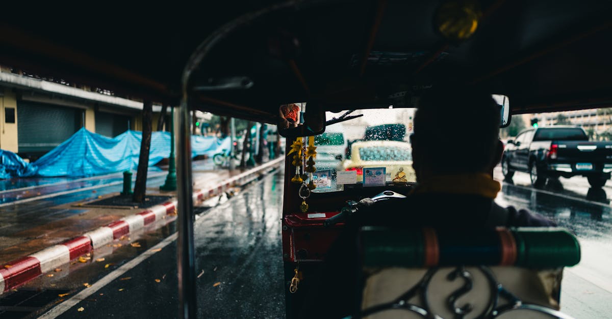 découvrez une assurance scooter adaptée à vos besoins. protégez-vous et votre véhicule avec des garanties complètes, une assistance 24/7 et des tarifs compétitifs. obtenez un devis gratuit et roulez sereinement avec notre assurance spécialisée.