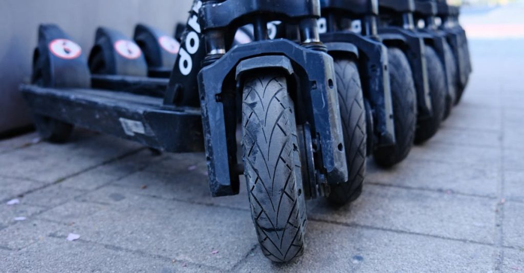 découvrez notre sélection de roues de scooter, alliant performance et style. que vous soyez un pratiquant de freestyle ou un simple amateur, trouvez la roue parfaite pour améliorer votre expérience de glisse et garantir une conduite fluide. profitez de qualité et de durabilité avec nos produits adaptés à tous les types de scooters.