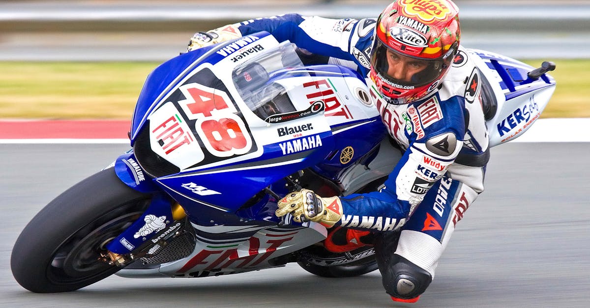 découvrez notre gamme de motos de sport alliant performance, style et technologie avancée. que vous soyez un passionné de vitesse ou un novice, nos modèles sont conçus pour offrir une expérience de conduite inégalée sur route et circuit.