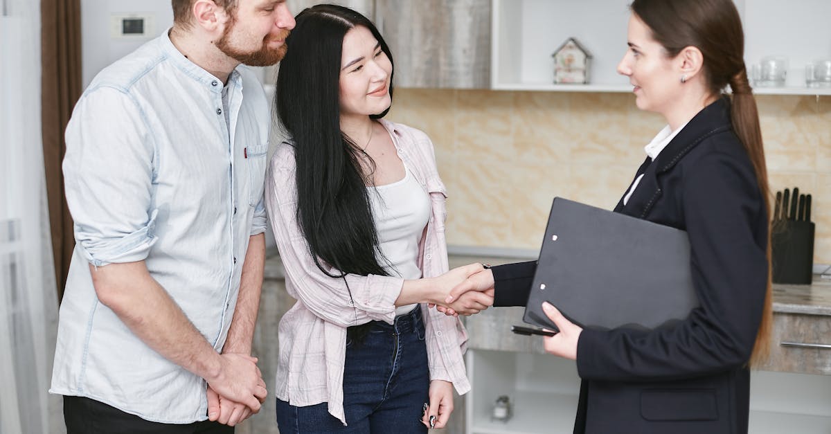 découvrez des solutions d'assurance sur mesure qui protègent vos biens, votre santé et votre avenir. bénéficiez de conseils personnalisés et d'offres adaptées à vos besoins financiers pour une tranquillité d'esprit assurée.