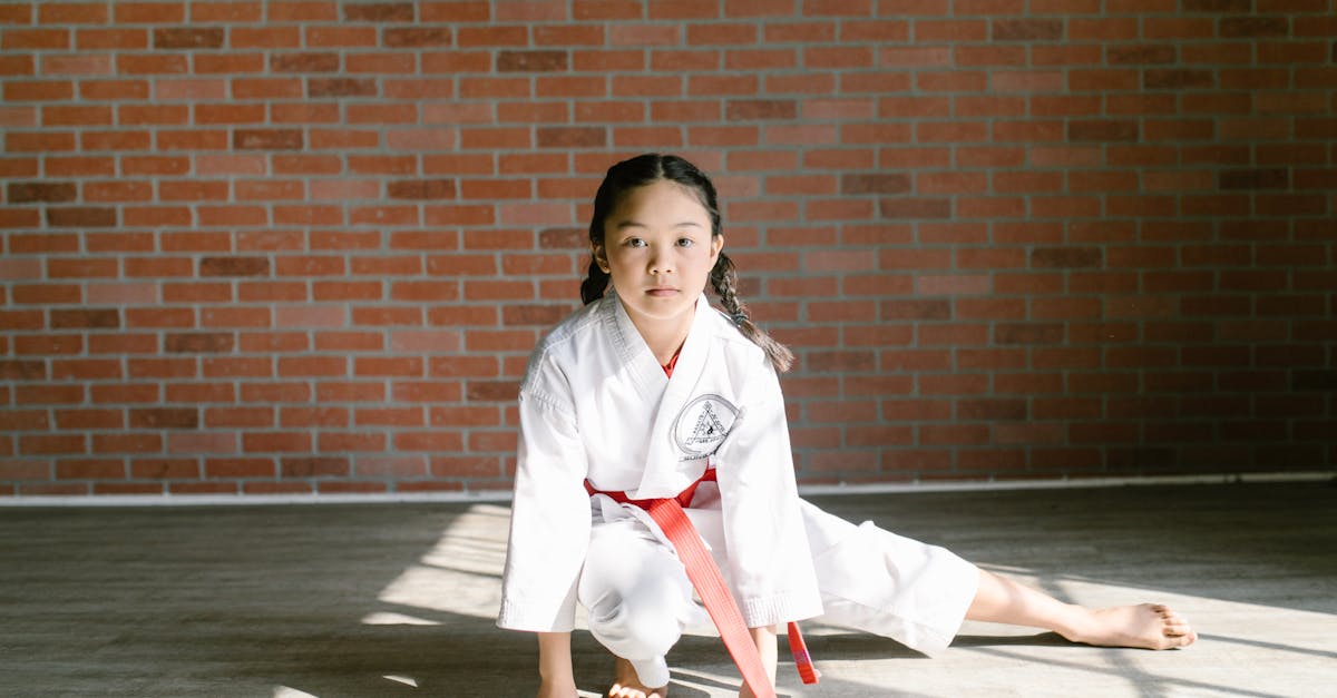 découvrez l'univers fascinant du mma, le sport de combat ultime combinant techniques de boxe, de grappling et bien plus. plongez dans l'histoire, les règles et les combattants emblématiques qui font vibrer les fans à travers le monde.