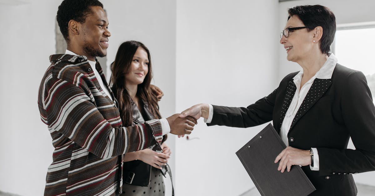 découvrez notre modèle de contrat de vente de voiture d'occasion, essentiel pour formaliser votre transaction en toute sécurité. protégez vos droits et assurez une vente transparente avec nos conseils pratiques et nos clauses standardisées.