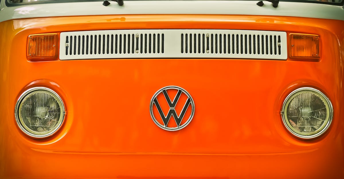 découvrez une assurance auto classique adaptée à vos besoins. protégez votre véhicule ancien avec des garanties sur mesure et des tarifs compétitifs. profitez de notre expertise pour assurer votre passion des voitures de collection.